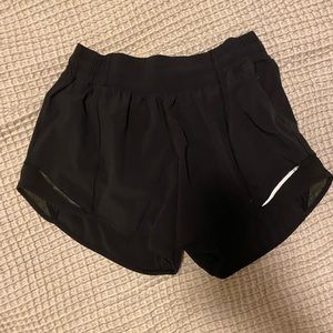 Lululemon hotty hot short II 4” long